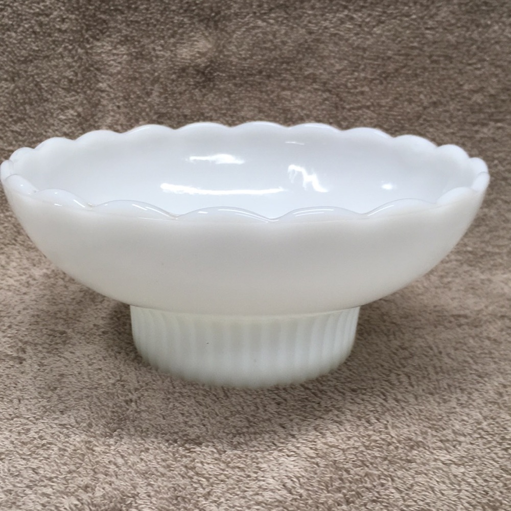 Vintage E.O. Brody Co. M2000 White Milk Glass